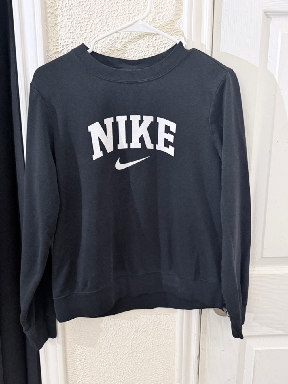 Nike Black Crewneck Sweatshirt Women’s Size Small Athletic Pullover